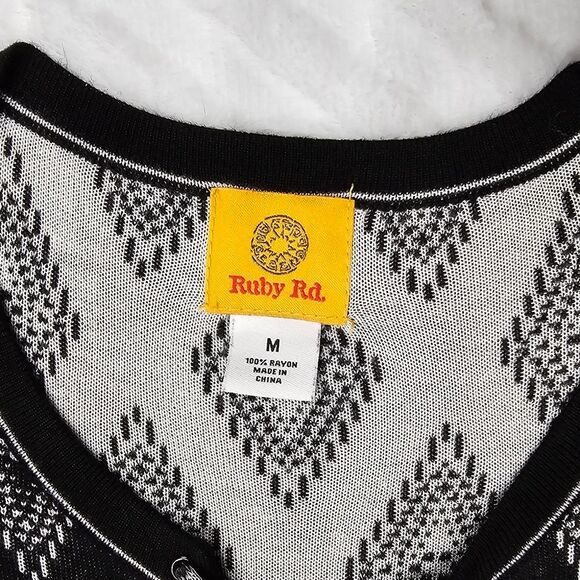 Ruby Rd. Size M Lightweight Knit Tunic Sweater Ikat Print Black and White Ladies - Picture 5 of 9